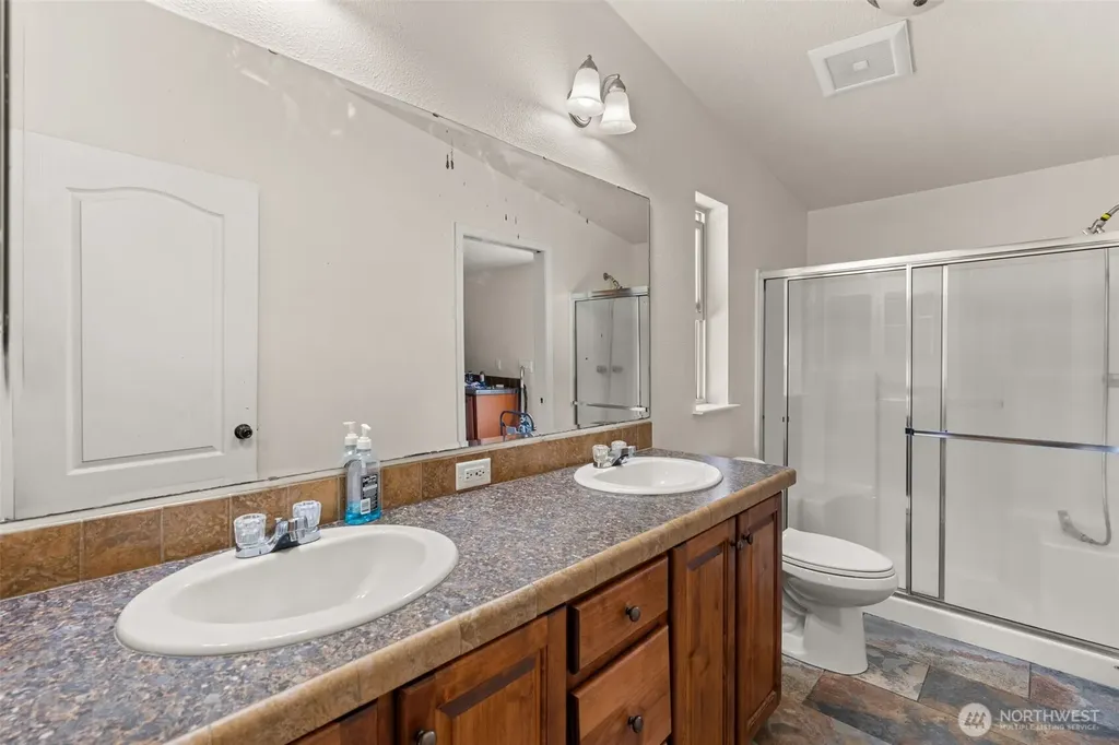 12441 133rd Avenue SE Rainier WA 98576