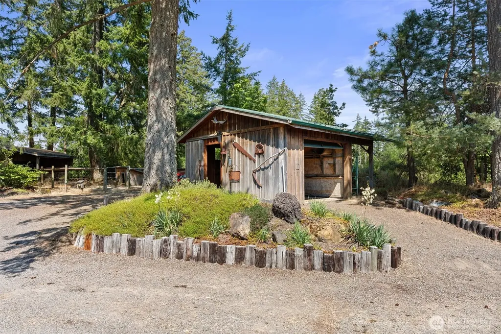 12441 133rd Avenue SE Rainier WA 98576