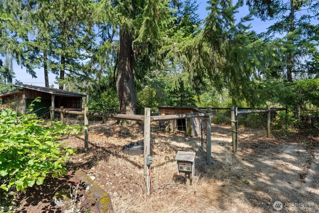 12441 133rd Avenue SE Rainier WA 98576