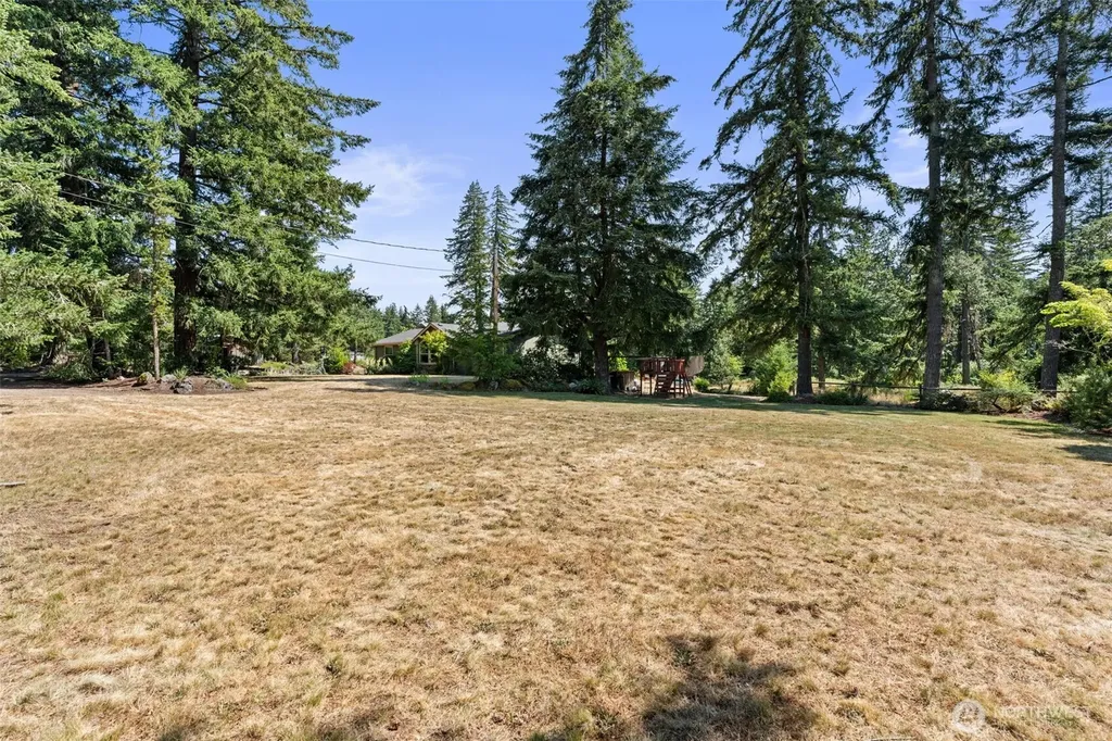 12441 133rd Avenue SE Rainier WA 98576