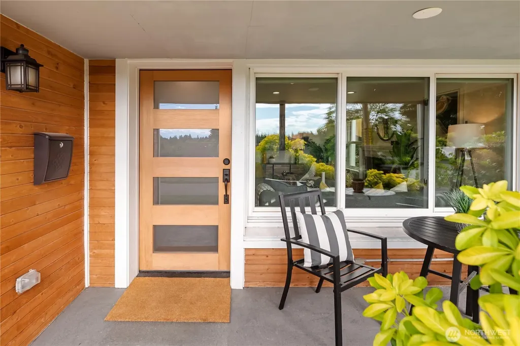 9258 24th Avenue SW Seattle WA 98106