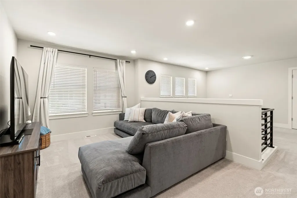 18804 14th Place W Lynnwood WA 98037