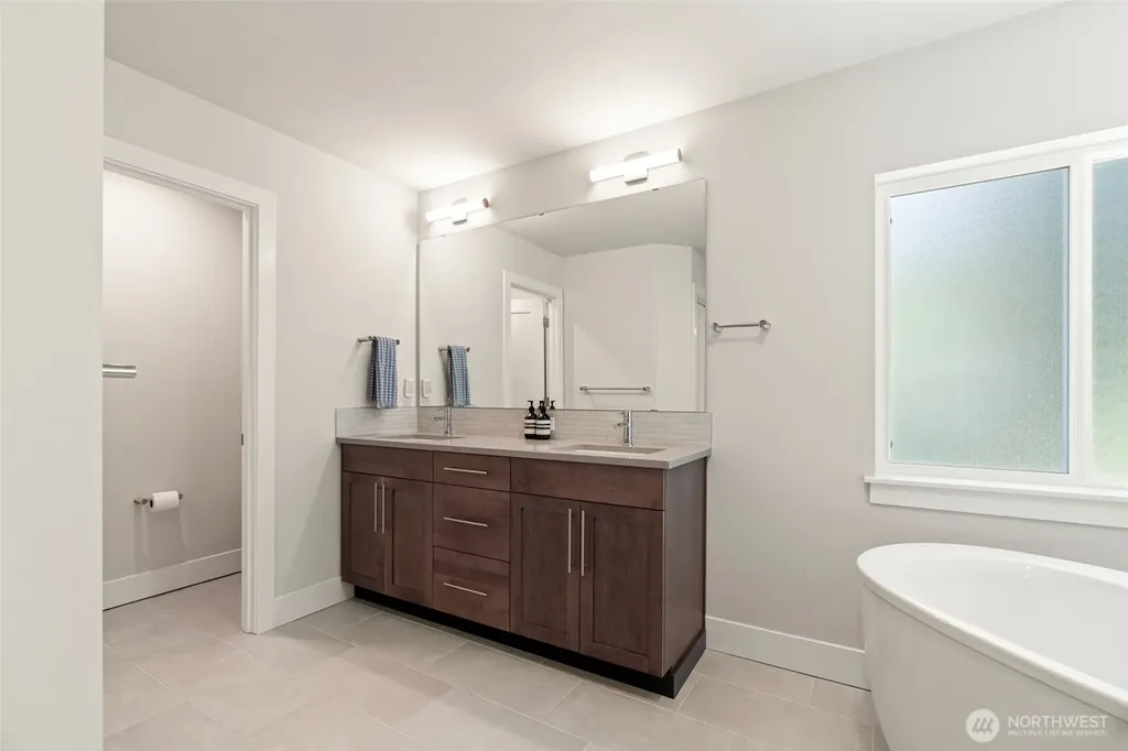 18804 14th Place W Lynnwood WA 98037