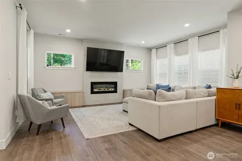18804 14th Place W Lynnwood WA 98037