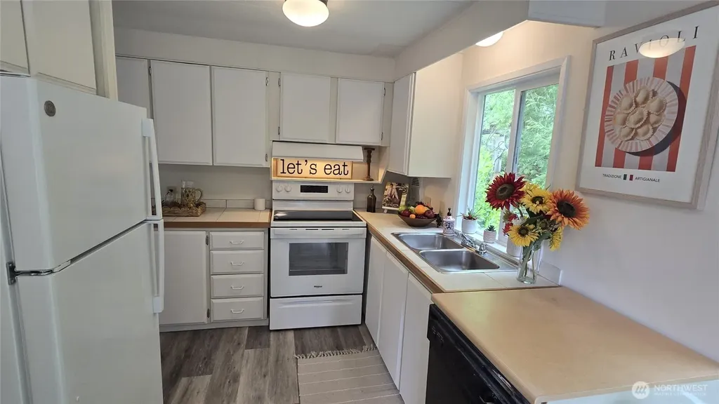 2284 Yew Street Bellingham WA 98229