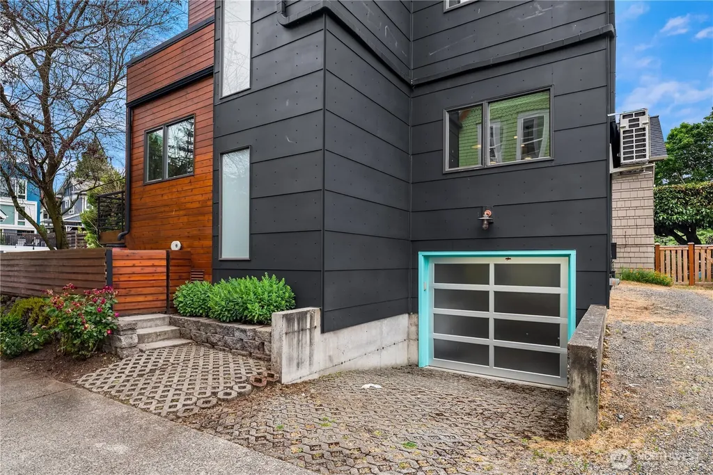1615 E Columbia Street Seattle WA 98122
