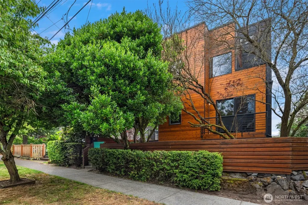 1615 E Columbia Street Seattle WA 98122