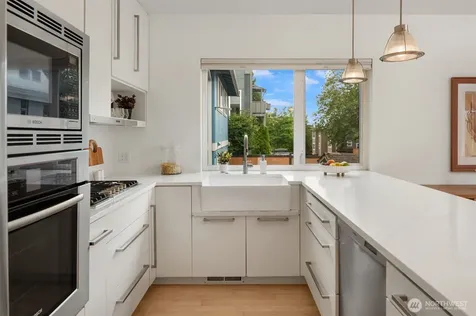 1615 E Columbia Street Seattle WA 98122