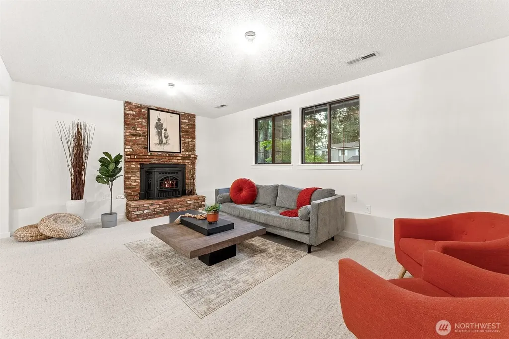 2608 32nd Avenue SE Puyallup WA 98374