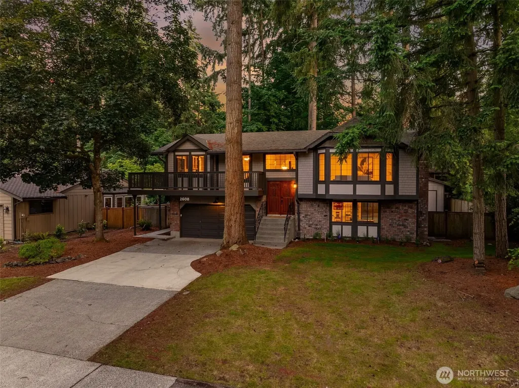 2608 32nd Avenue SE Puyallup WA 98374