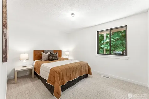 2608 32nd Avenue SE Puyallup WA 98374