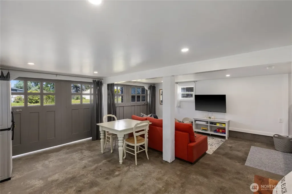 810 N Ocean Beach Boulevard Long Beach WA 98631