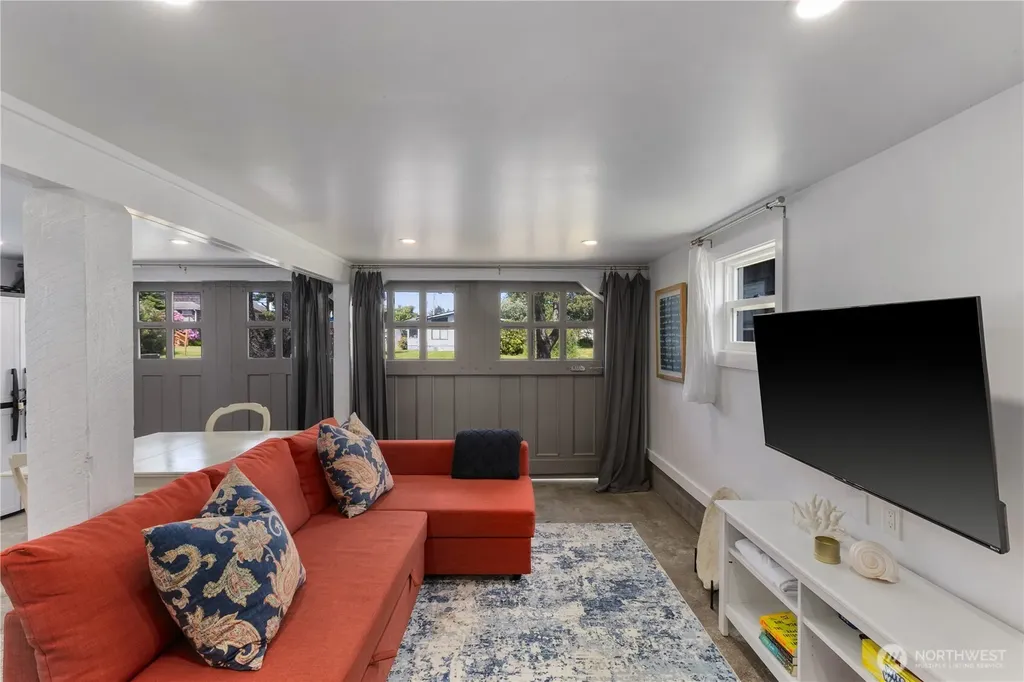 810 N Ocean Beach Boulevard Long Beach WA 98631