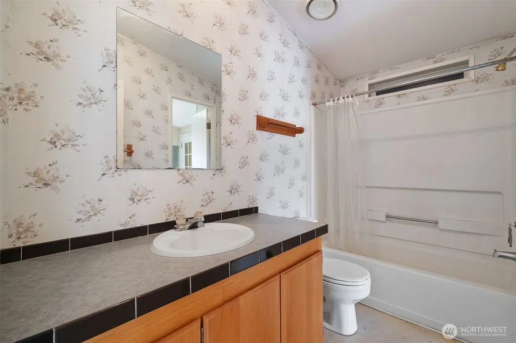 1805 NE 94th Street Vancouver WA 98665