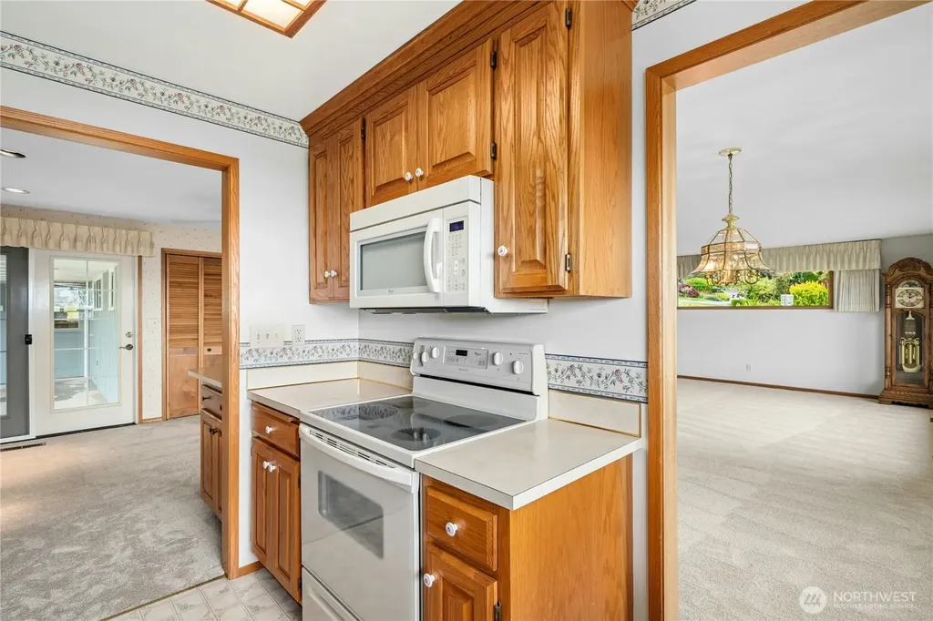 507 View Ridge Drive Everett WA 98203