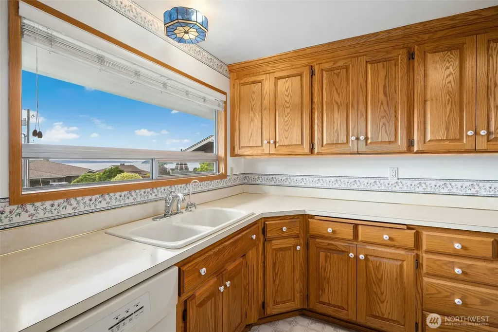 507 View Ridge Drive Everett WA 98203