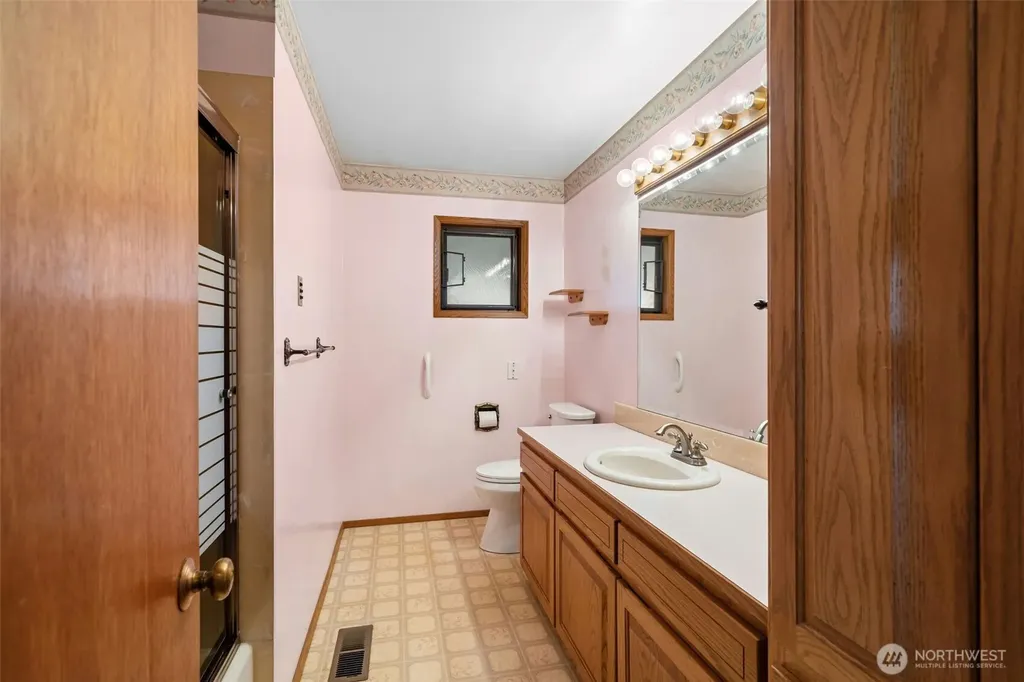 507 View Ridge Drive Everett WA 98203