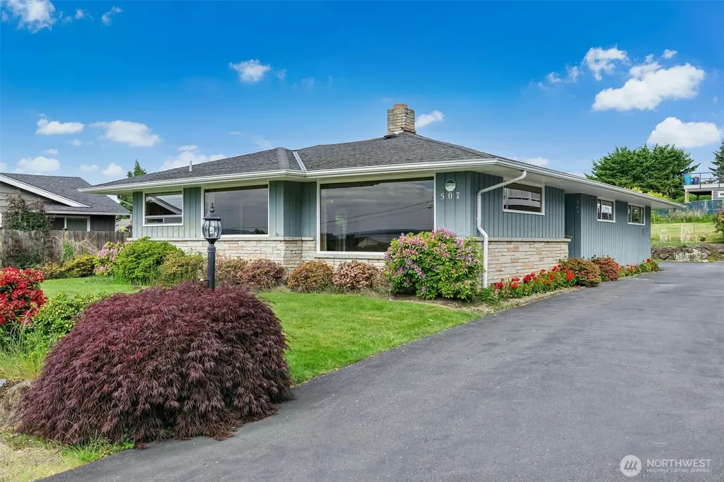 507 View Ridge Drive Everett WA 98203
