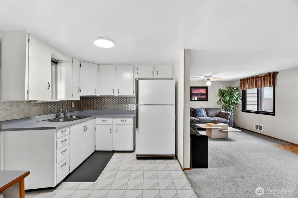 17830 116th Avenue SE Renton WA 98058