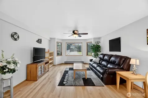 17830 116th Avenue SE Renton WA 98058