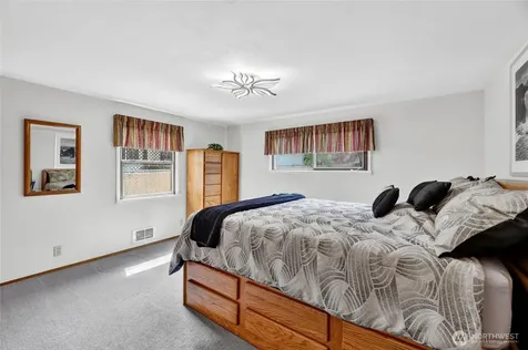 17830 116th Avenue SE Renton WA 98058
