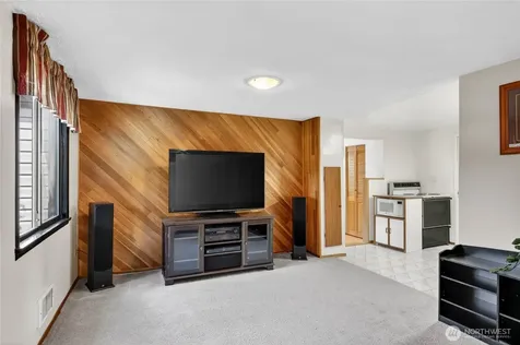 17830 116th Avenue SE Renton WA 98058