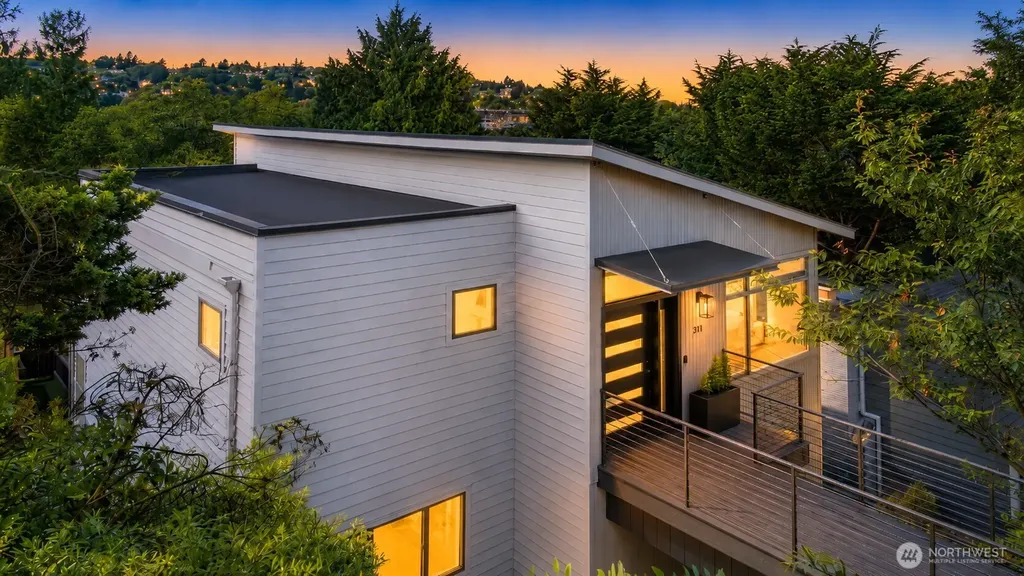 311 34th Avenue E Seattle WA 98112