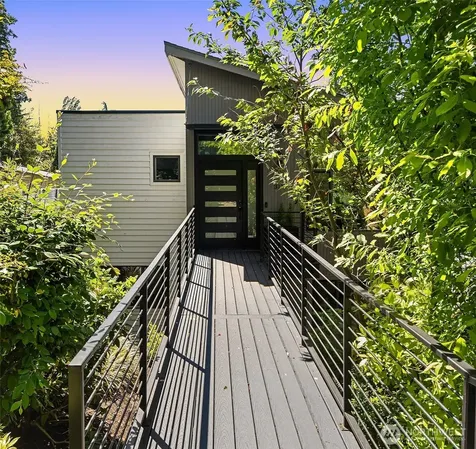 311 34th Avenue E Seattle WA 98112