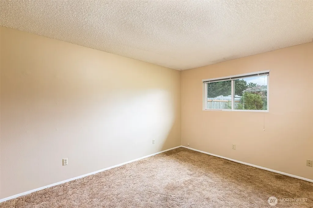 717 E Spruce Street Sequim WA 98382