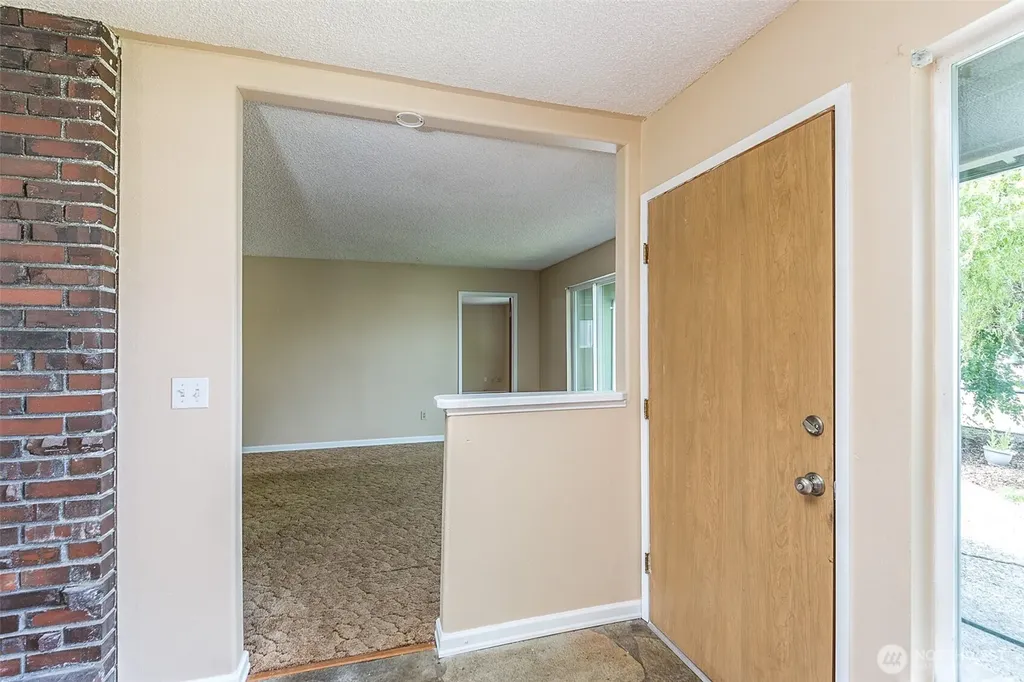 717 E Spruce Street Sequim WA 98382