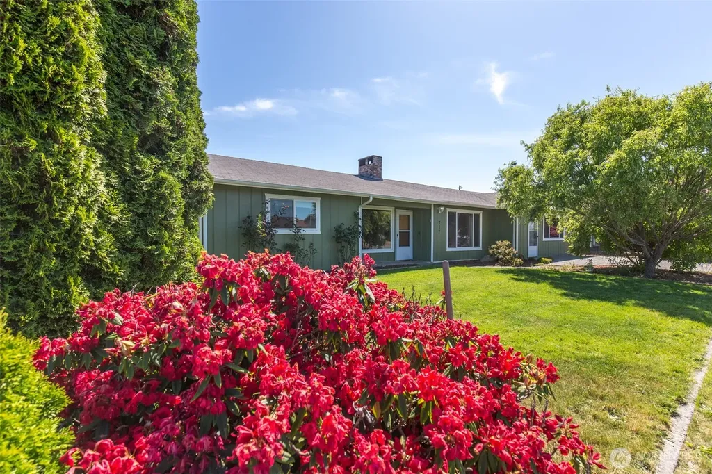 717 E Spruce Street Sequim WA 98382
