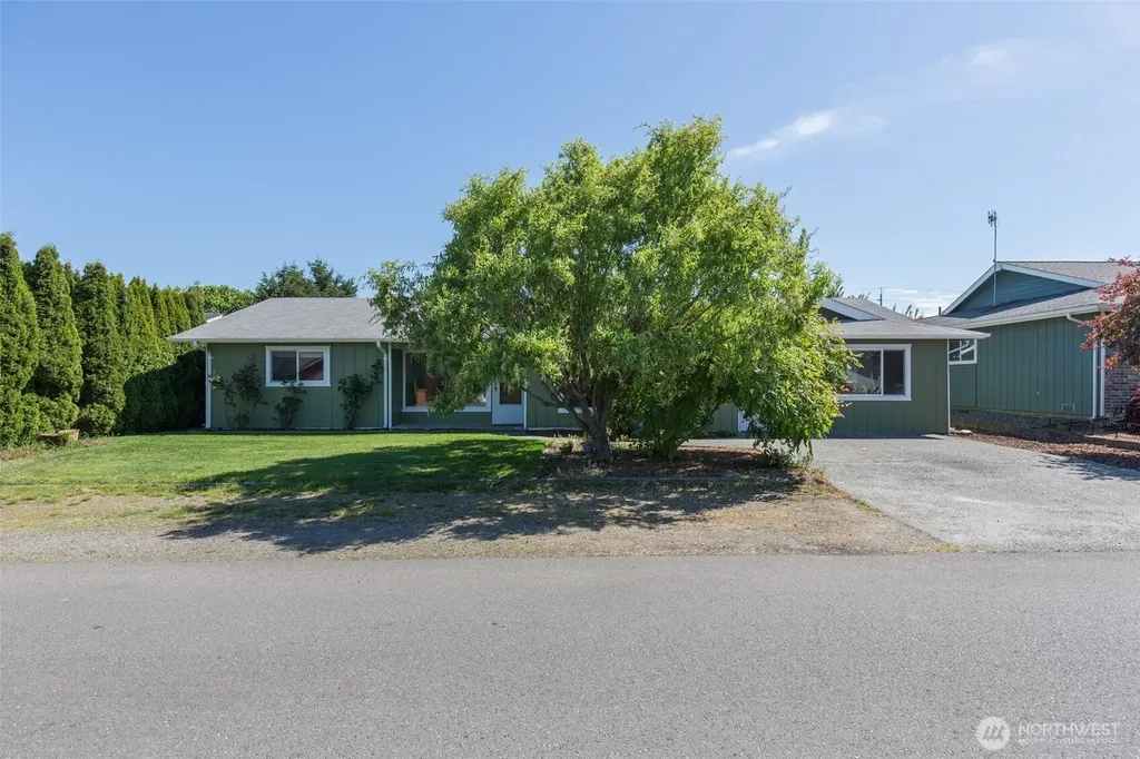 717 E Spruce Street Sequim WA 98382