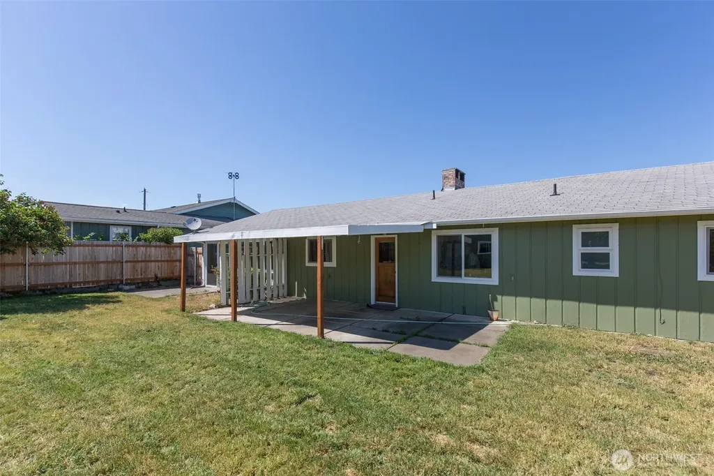 717 E Spruce Street Sequim WA 98382