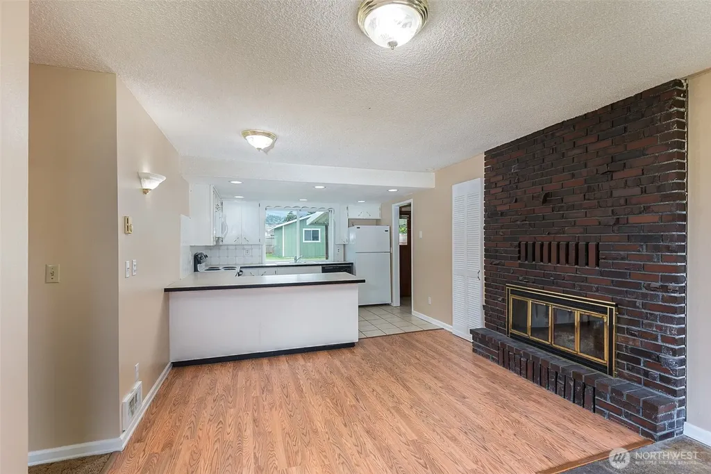 717 E Spruce Street Sequim WA 98382