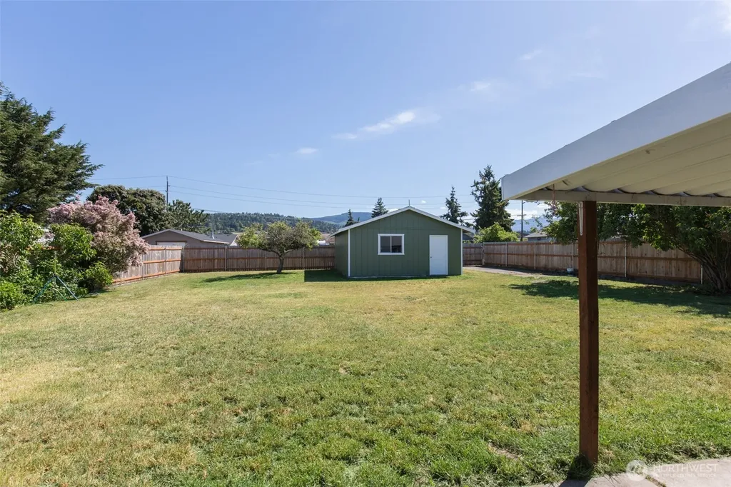 717 E Spruce Street Sequim WA 98382