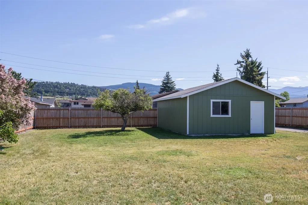 717 E Spruce Street Sequim WA 98382