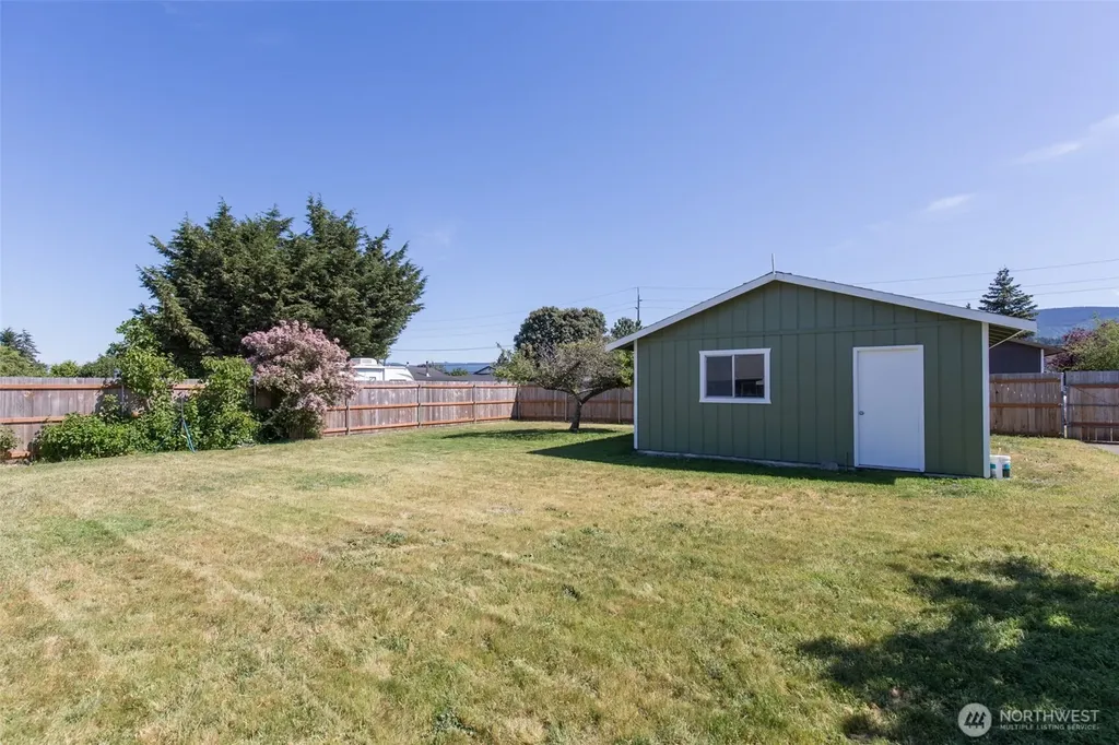 717 E Spruce Street Sequim WA 98382