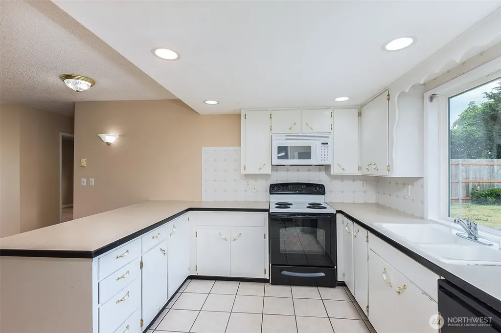 717 E Spruce Street Sequim WA 98382
