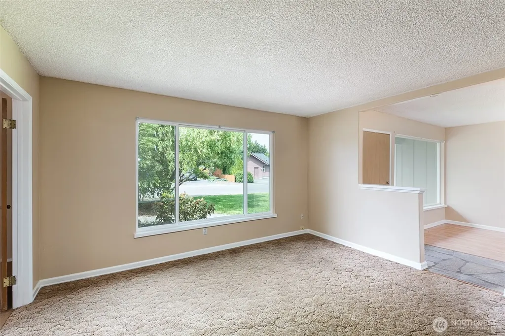 717 E Spruce Street Sequim WA 98382