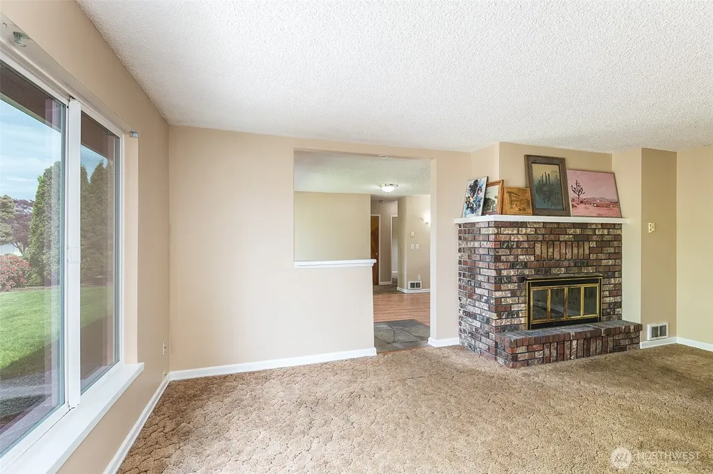 717 E Spruce Street Sequim WA 98382