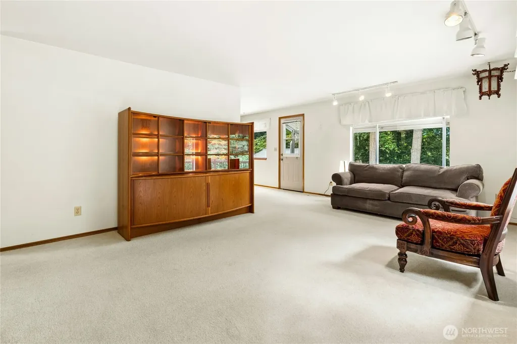 13816 NE 137th Street Kirkland WA 98034