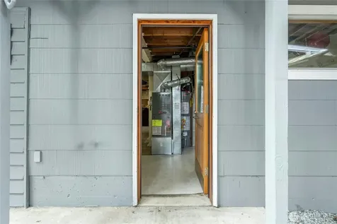 13816 NE 137th Street Kirkland WA 98034