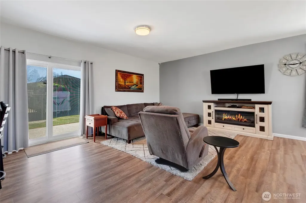 2704 104th Street E Tacoma WA 98445