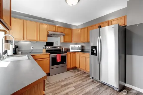 2704 104th Street E Tacoma WA 98445