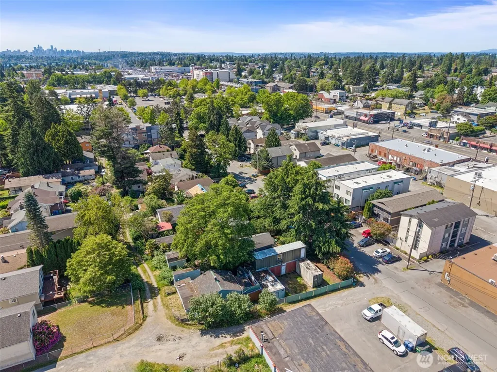10346 Midvale Avenue N Seattle WA 98133