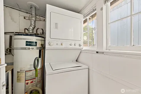 10346 Midvale Avenue N Seattle WA 98133