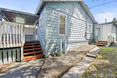 10346 Midvale Avenue N Seattle WA 98133