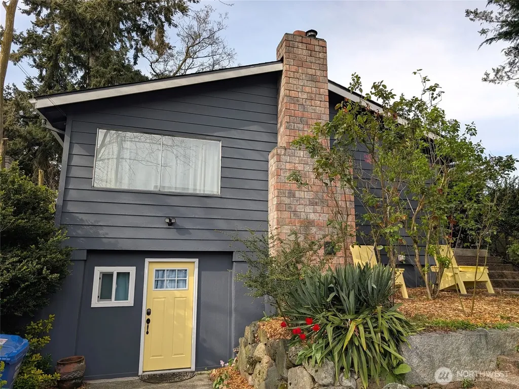 936 N 101st Street Seattle WA 98133