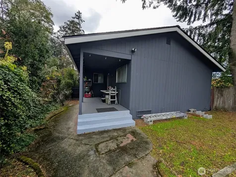 936 N 101st Street Seattle WA 98133