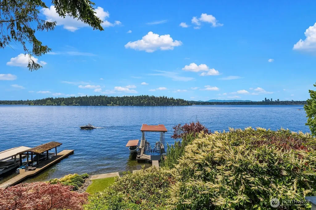 4835 Forest Avenue SE Mercer Island WA 98040